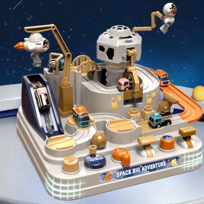 Interaktywny tor przeszkód samochodowy zjeżdżalnia 3 auta astronauta 555-1 Interaktywny tor przeszkód samochodowy zjeżdżalnia 3 auta astronauta 555-1