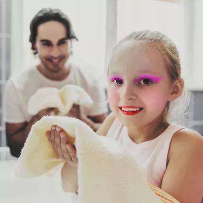 Kuferek kosmetyków Mała Syrenka - zestaw do makijażu i paznokci dla dzieci