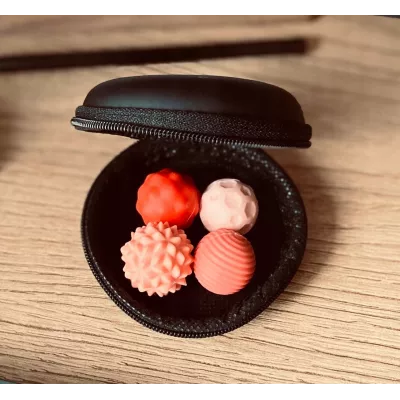 Magnetyczne kulki sensoryczne antystresowe z etui ADHD ASD SI 4 szt różowe